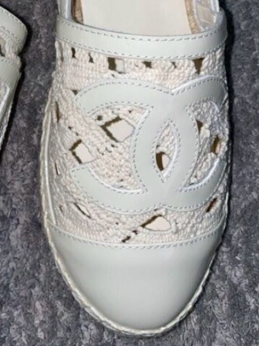 CHANEL Cream Lace Espadrille Flats - Size 42 - Picture 8 of 9